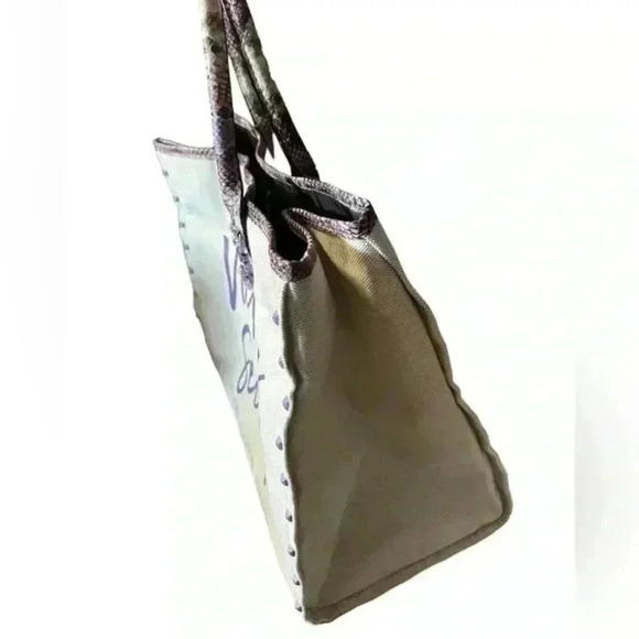 Victoria’s Secret Fashion Show Tote Beach Bag, Cream with Purple Snake Skin New! - Picture 2 of 9